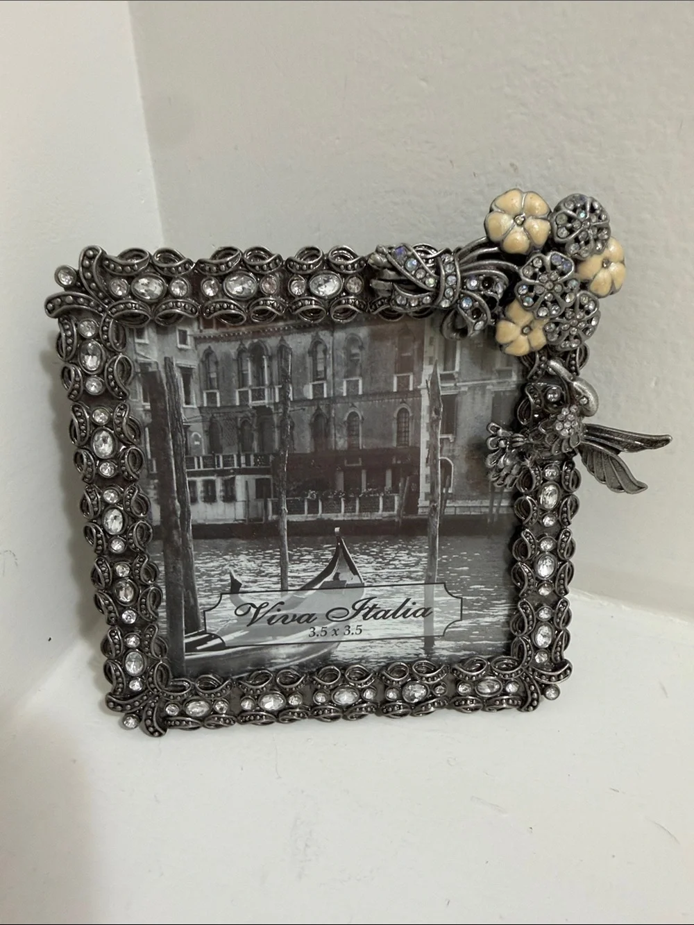 Hummingbird, Bouquet, and Bow Picture Frame with Rhinestones Viva Italia